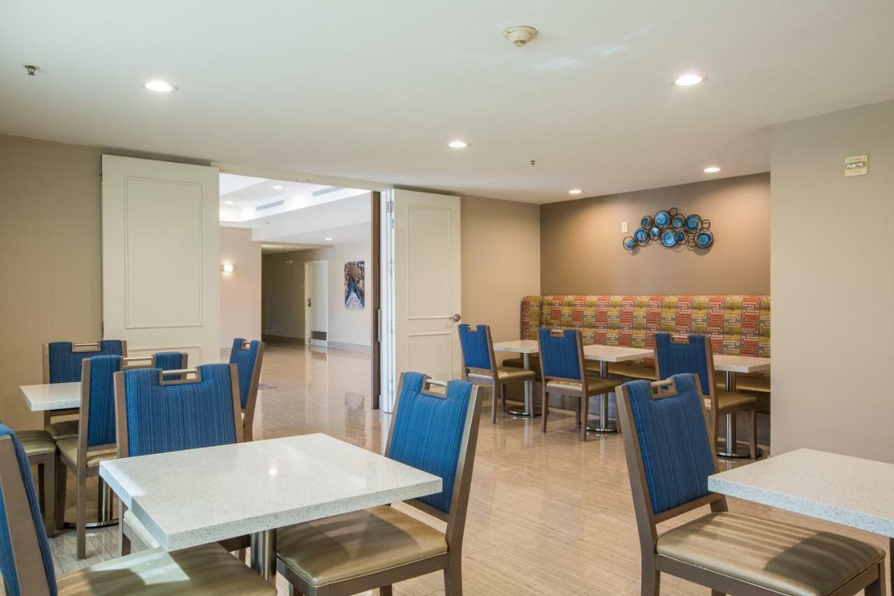 Baymont By Wyndham Albuquerque Airport Hotell Exteriör bild